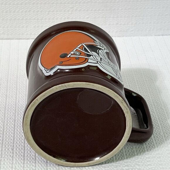 VTG NFL Cleveland Browns 14oz Coffee Mug Ceramic Brown Orange Raised 3-D Helmet - Picture 10 of 12